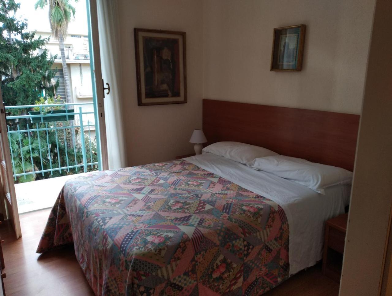 Hotel Lucciola Bordighera Kültér fotó