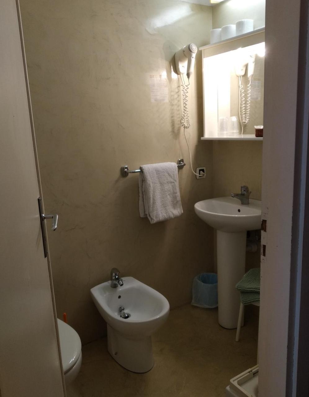 Hotel Lucciola Bordighera Kültér fotó