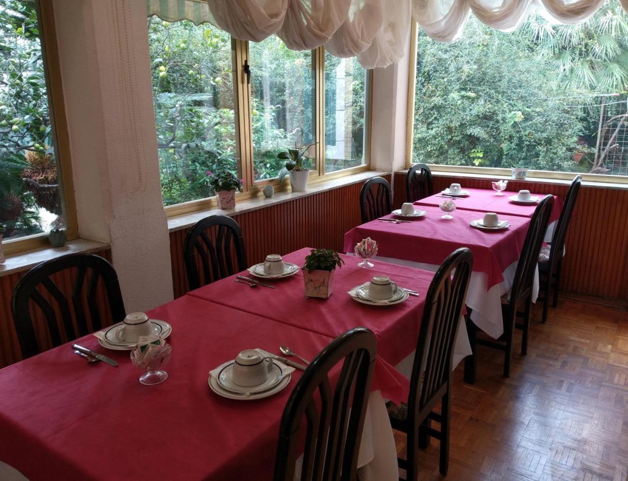 Hotel Lucciola Bordighera Kültér fotó
