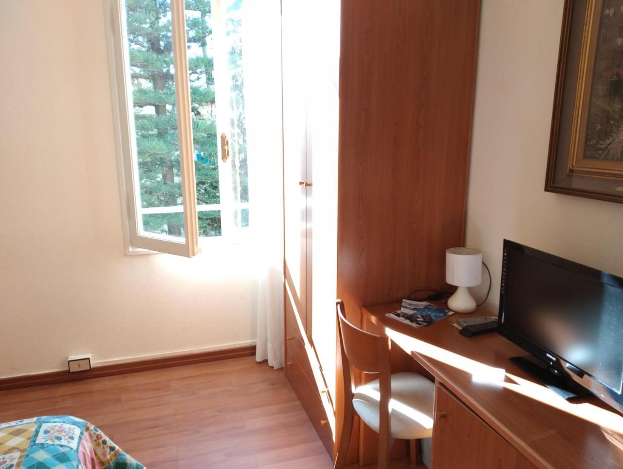 Hotel Lucciola Bordighera Kültér fotó