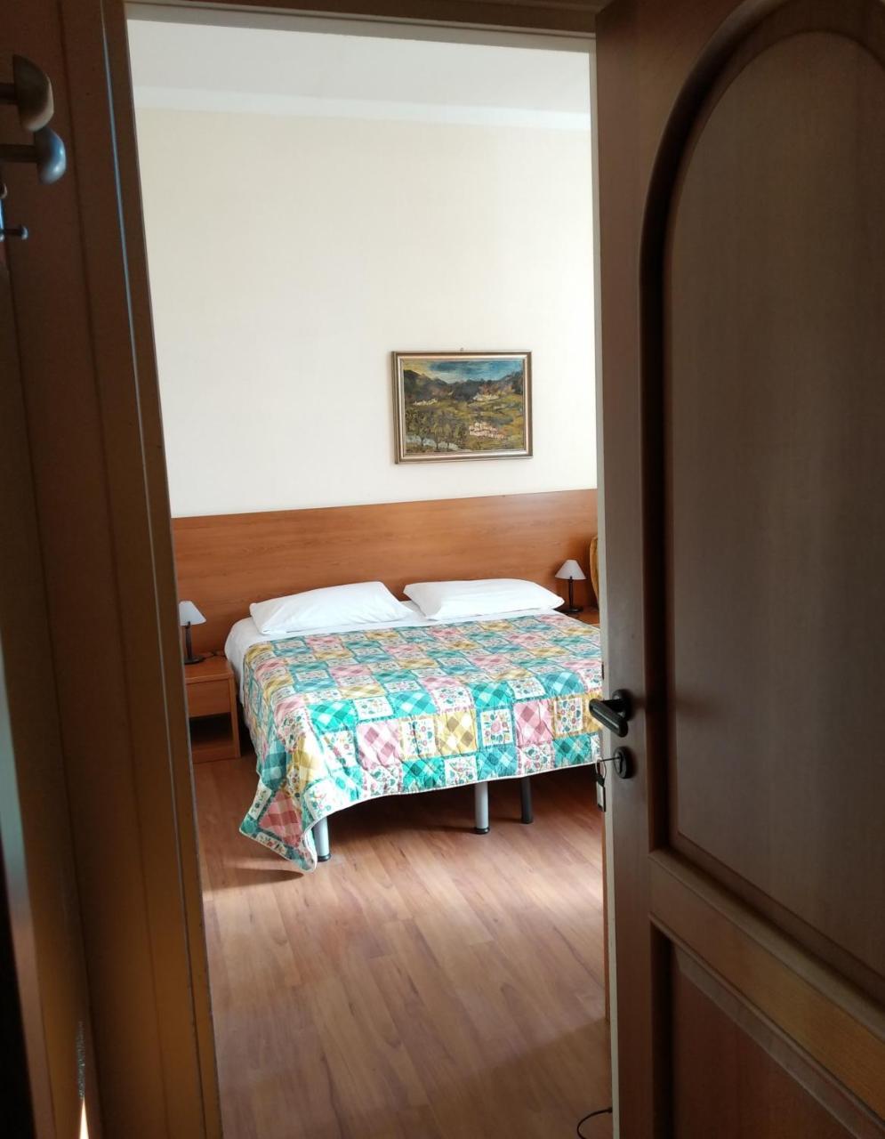 Hotel Lucciola Bordighera Kültér fotó