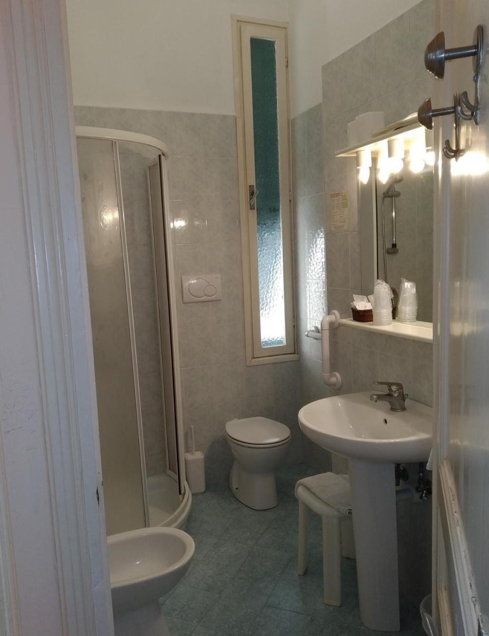 Hotel Lucciola Bordighera Kültér fotó