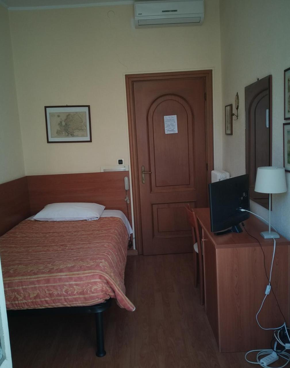 Hotel Lucciola Bordighera Kültér fotó
