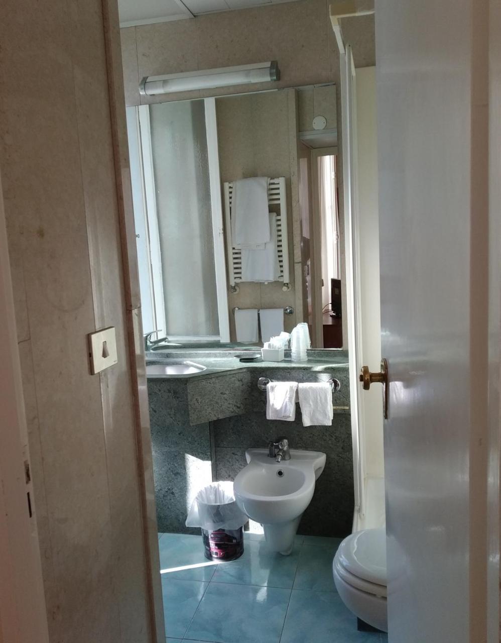 Hotel Lucciola Bordighera Kültér fotó