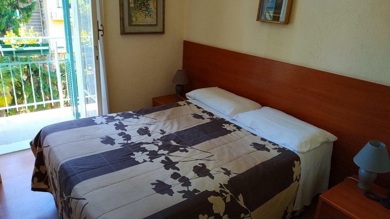 Hotel Lucciola Bordighera Kültér fotó