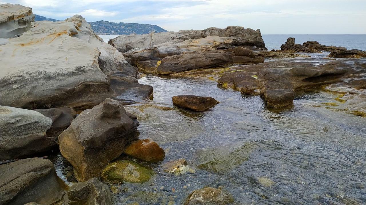 Hotel Lucciola Bordighera Kültér fotó