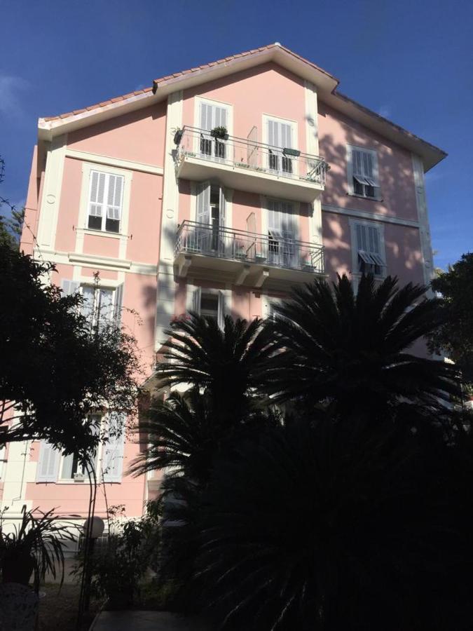 Hotel Lucciola Bordighera Kültér fotó